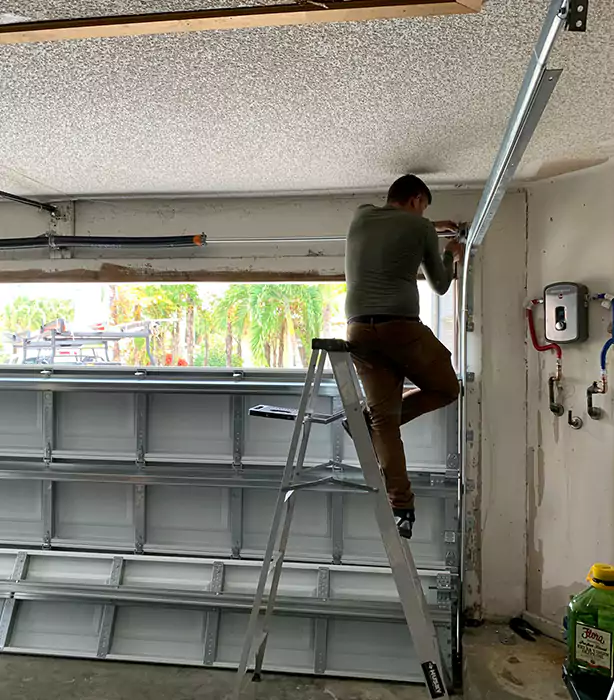 Garage Door Hinge Replacement Leisure City